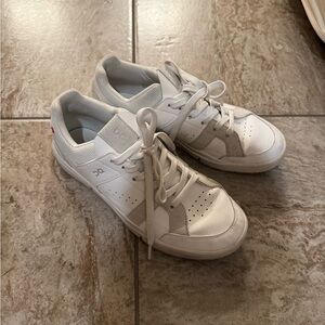 On Cloud The Roger Clubhouse Sneaker
